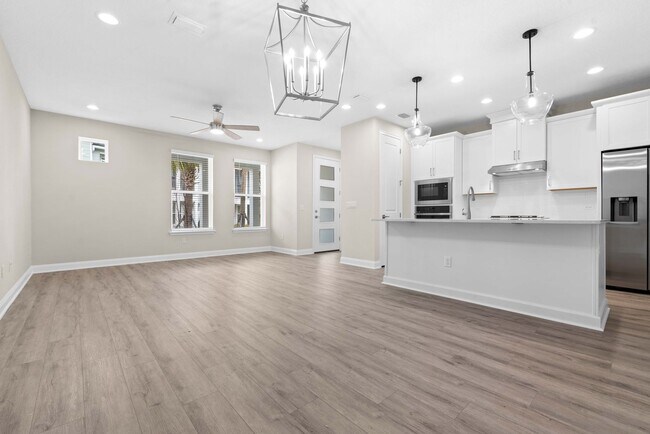Foto del edificio - For Rent – Stunning 3BR Townhome in Nocatee’s Premier Community