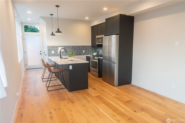 Foto del edificio - 2bd/1.75ba Seattle Townhome