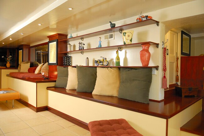 Building Photo - 55 Fair Oaks St