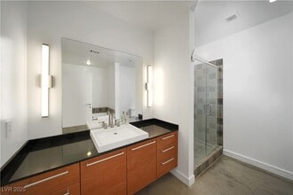 Building Photo - 200 Hoover Ave