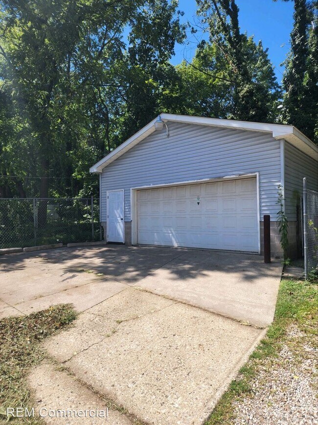 Building Photo - 4 br, 2 bath House - 94 Rhodes Ave