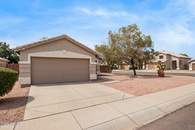 Foto del edificio - 3905 E Rockwood Dr