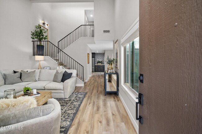 Building Photo - 839 Via Colinas