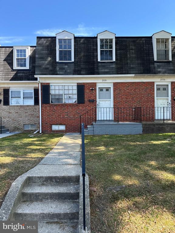 Primary Photo - 2031 Barry Rd