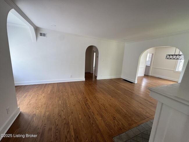 Building Photo - 2904 Riedling Dr