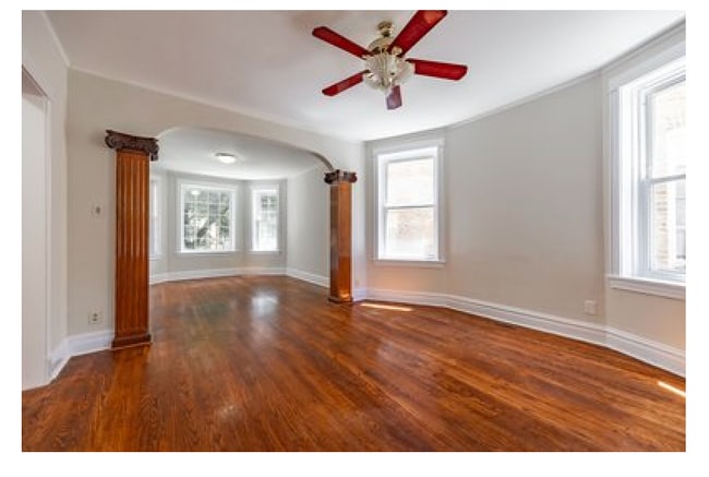 Building Photo - 2118 N Avers Ave