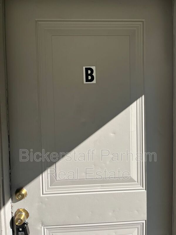 Building Photo - 824 Winston Rd