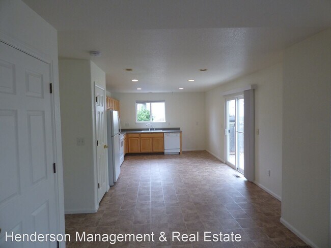 Building Photo - 4 br, 2 bath House - 1711 Twin Lakes Cir