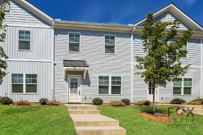 Building Photo - 104 Dogwood Vlg Trl