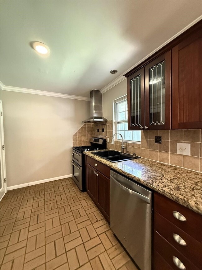 Foto del edificio - 9646 Meadowglen Ln