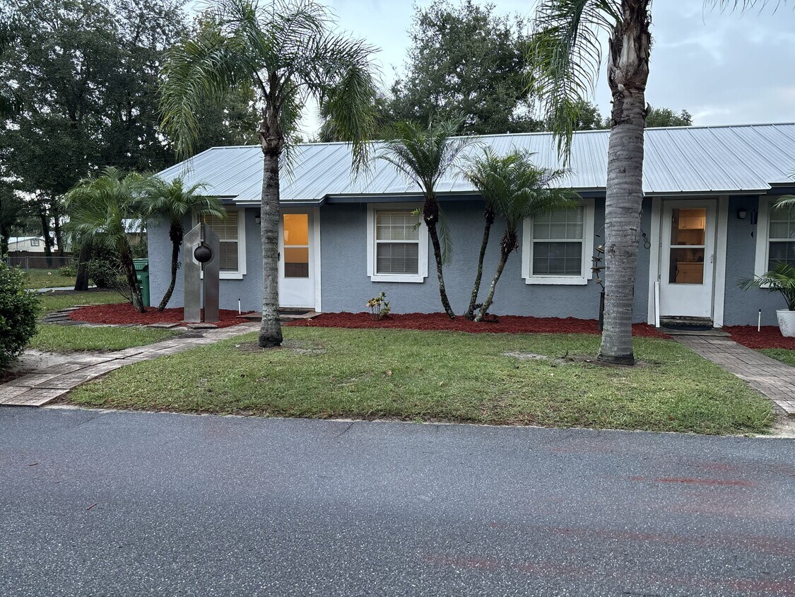 Foto principal - 348 N Orange St