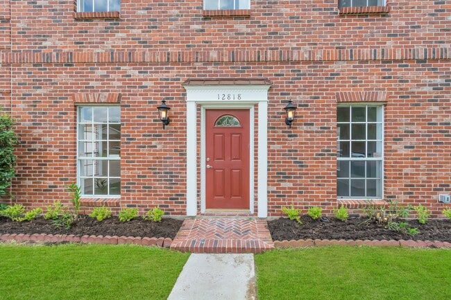 Building Photo - 12818 Chamberlain Dr