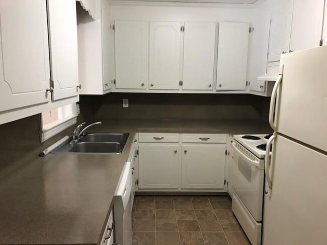 Foto del edificio - 1120 Toddington Dr