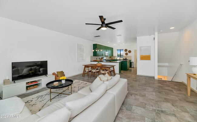 Foto del edificio - 7855 N 20th Glen