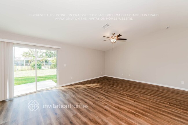 Building Photo - 601 Bluefields St SE