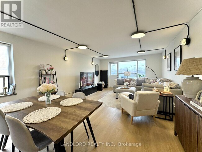 Photo du bâtiment - 420 Eglinton Ave E
