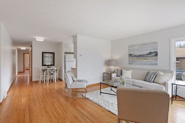 Foto del edificio - 6317 Xerxes Ave S