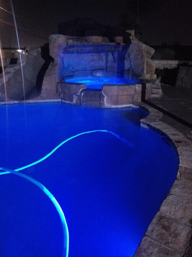 Building Photo - 9149 Croce Dr