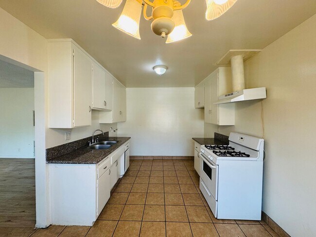 Building Photo - 1230 W 144th St