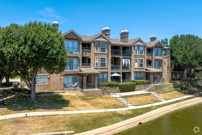 Exterior of The Reserve on Willow Lake - The Reserve on Willow Lake