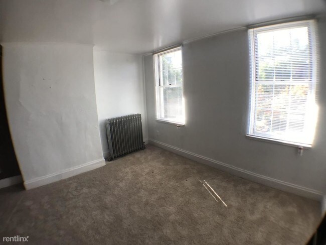 Building Photo - 221 Morewood Ave