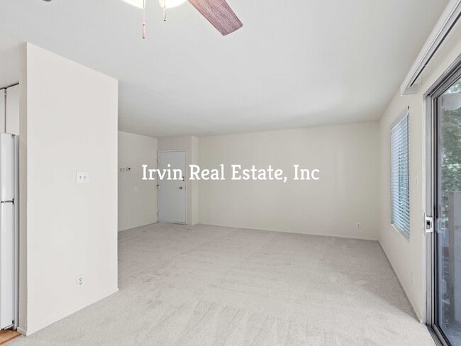 Building Photo - 2728 Oak Rd