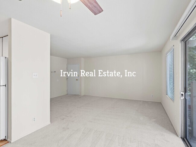 Foto del edificio - 2728 Oak Rd