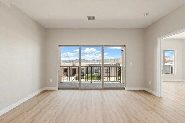 Foto del edificio - 3360 Landon Dr W