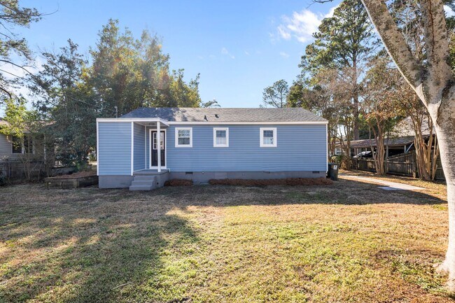 Building Photo - Three bedroom home for rent