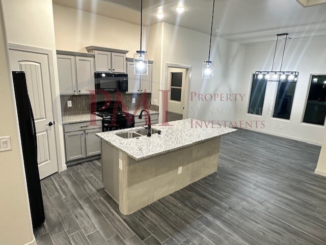 Foto del edificio - 4029 Scot Pine Pl