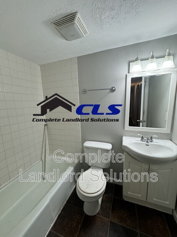 Building Photo - 886 East Dawn Drive - 888