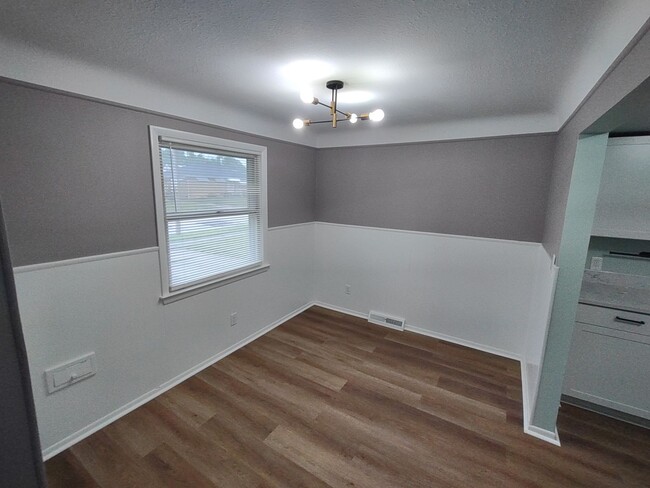 Foto del edificio - Fully Updated House in Maple Heights! Avai...