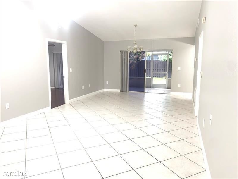 Foto principal - 3 br, 2 bath House - 5560 NW 50th Ave