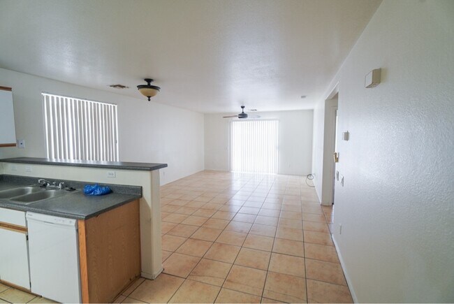 Foto del edificio - 2065 W 20th Ave