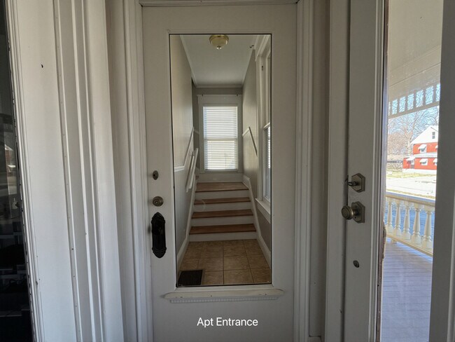 Foto del edificio - 1112 E Walnut St