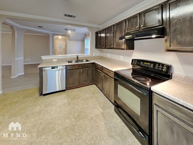 Building Photo - 5644 Brougham Way