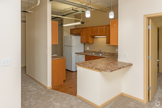 2BR, 1BA - Grand River Station