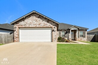 Building Photo - 1110 Riverside Dr