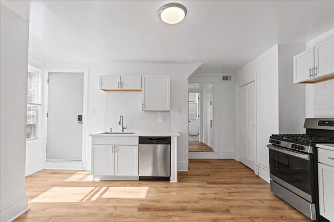 Building Photo - 603 Farragut St