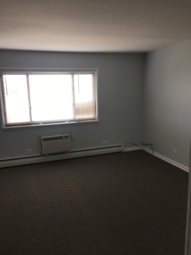 Foto del edificio - 8280 W Dempster St