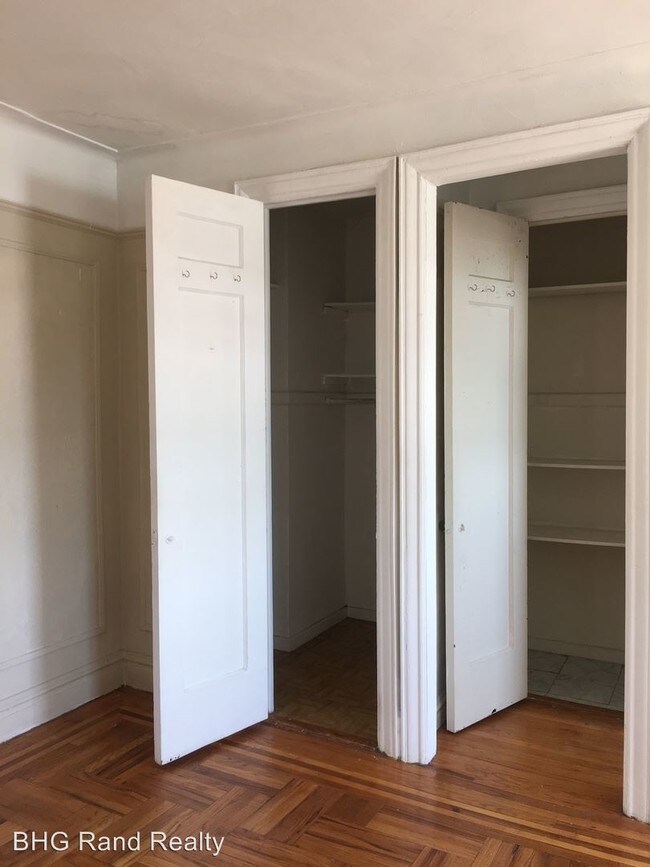 Foto del edificio - 1 br, 1 bath Apartment - 1441 Parker St