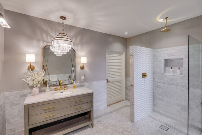 Interior Photo - 99th St Apts at Sofi