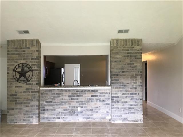 Building Photo - 17951 Windy Knoll Dr