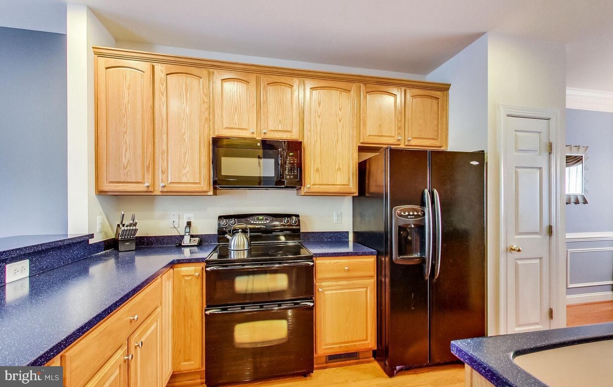 Primary Photo - 3928 Bryant Park Cir