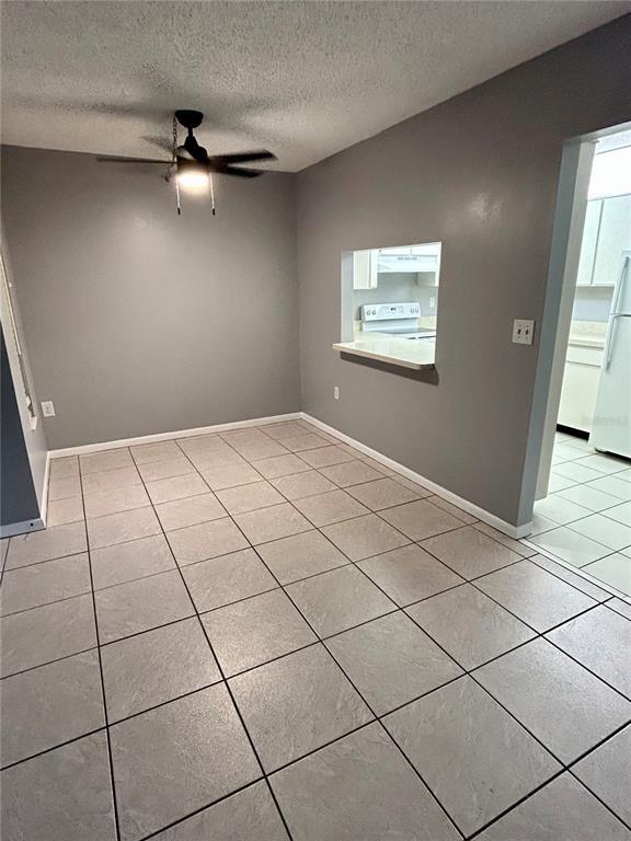 Building Photo - 2642 Pine Ridge Way S