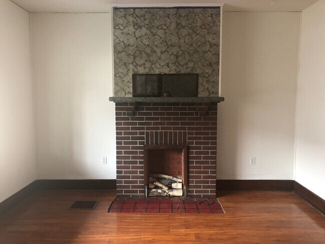 Foto del edificio - Troy Hill - LARGE 2 BR Single Family House...