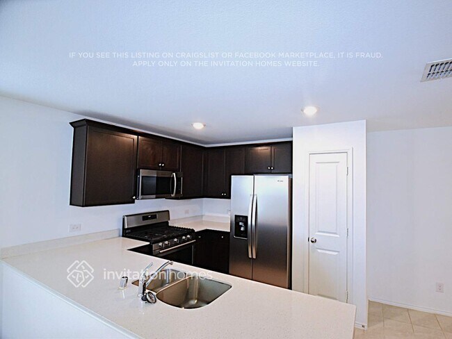 Foto del edificio - 368 Sun Bluff Rd