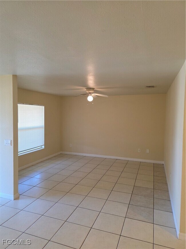 Foto del edificio - 127 Ivan Ave S