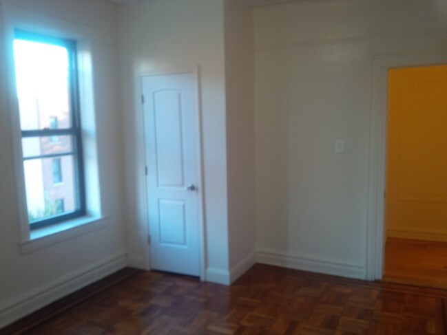 Building Photo - 262 55th St
