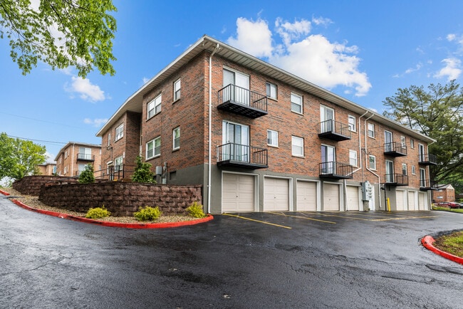 Building Photo - Jenn Station